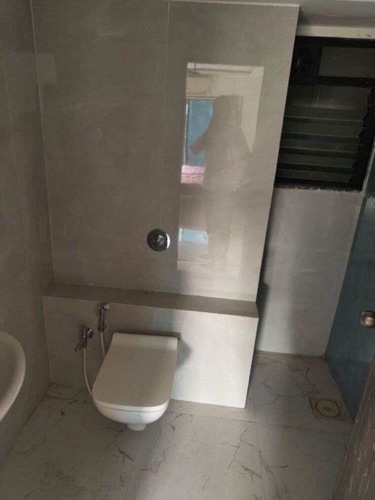 Bathroom, sahar road 1 Bedroom 440 Sq.Ft. Apartment In Sahar Road Mumbai 10609112