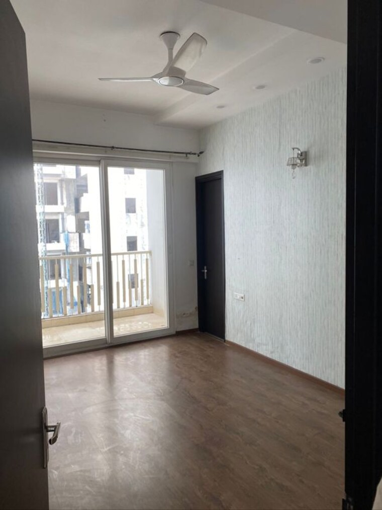 Room, prateek-edifice 3.5 Bedroom 2500 Sq.Ft. Apartment In Sector 107 Noida 10609116