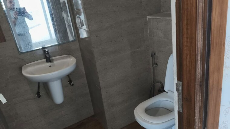 Bathroom, sector 74 3.5 Bedroom 2685 Sq.Ft. Apartment In Sector 74 Noida 10609121