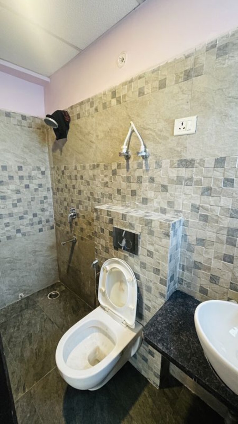 Bathroom, arsha-sumangalam-vrindavan-yojana 3 Bedroom 1275 Sq.Ft. Apartment In Vrindavan Yojna Lucknow 10609146