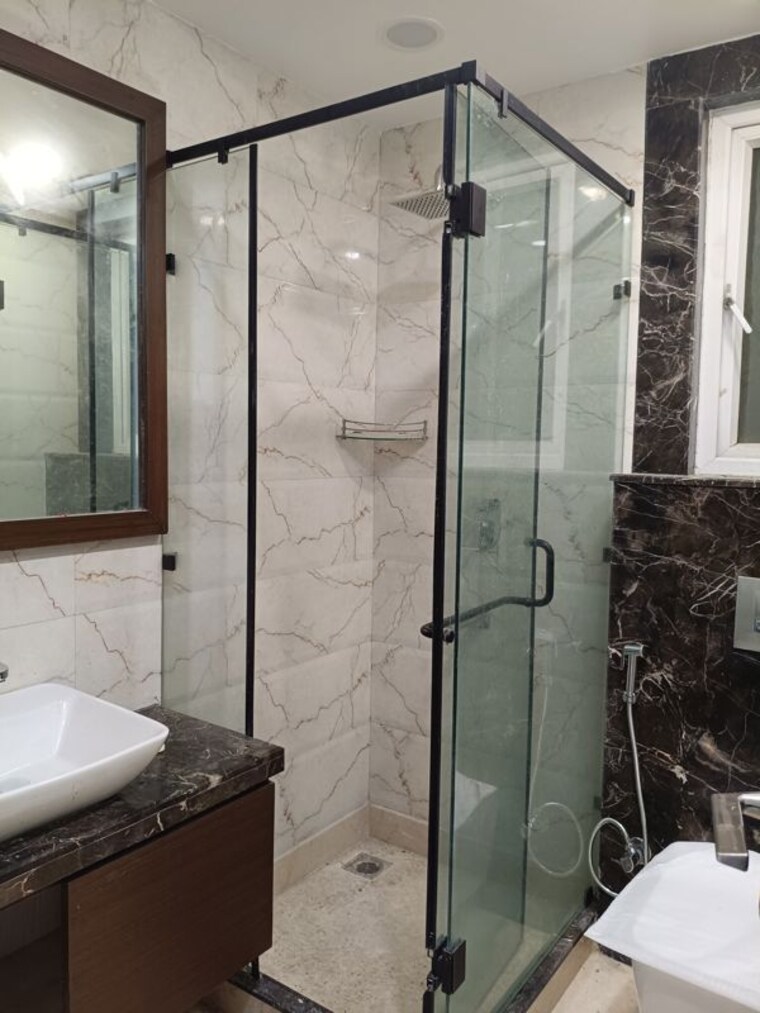 Bathroom, maharani bagh 6 Bedroom 808 Sq.Yd. Independent House In Maharani Bagh Delhi 10586972