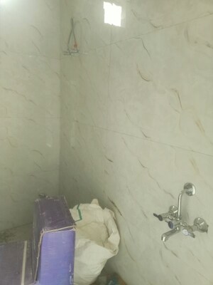 Bathroom in 1.5 BHK Builder Floor at Vasant Kunj – for Rent