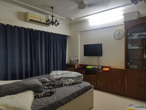 Bedroom in 2 BHK Apartment at Bandra West – for Rent