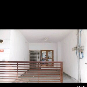 Room in 2 BHK Builder Floor at Aimnabad – for Rent