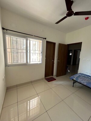 Room in 2 BHK Apartment at Prestige Finsbury Park Hyde, Bagaluru – for Rent