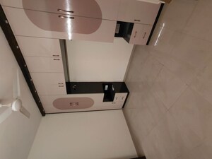 Room in 3.5 BHK Apartment at Arjunganj – for Rent