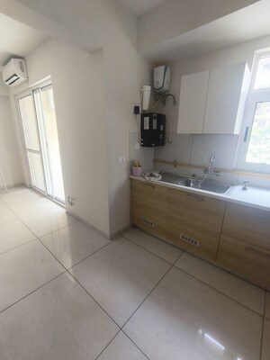 Room in 3.5 BHK Apartment at Sector 36 – for Rent