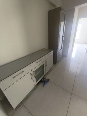 Room in 3.5 BHK Apartment at Sector 36 – for Rent