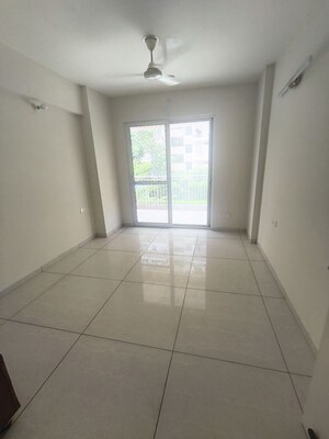 Room in 3.5 BHK Apartment at Sector 36 – for Rent