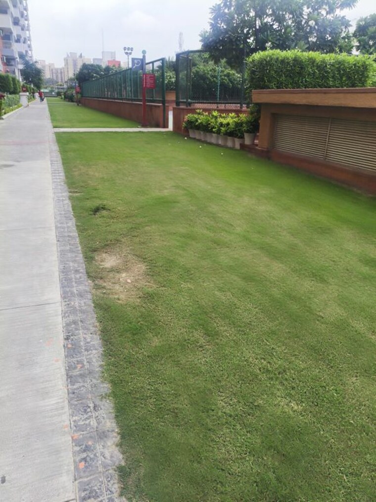 Garden, sector 36 3.5 Bedroom 1884 Sq.Ft. Apartment In Sector 36 Gurgaon 10609273