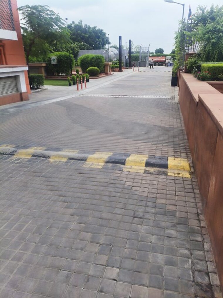 Balcony, sector 36 3.5 Bedroom 1884 Sq.Ft. Apartment In Sector 36 Gurgaon 10609273