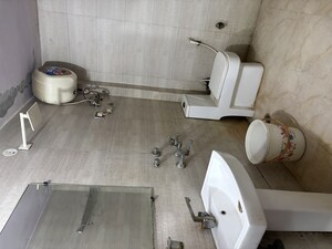 Bathroom in 2 BHK Apartment at Amrapali Eden Park, Sector 50 – for Rent