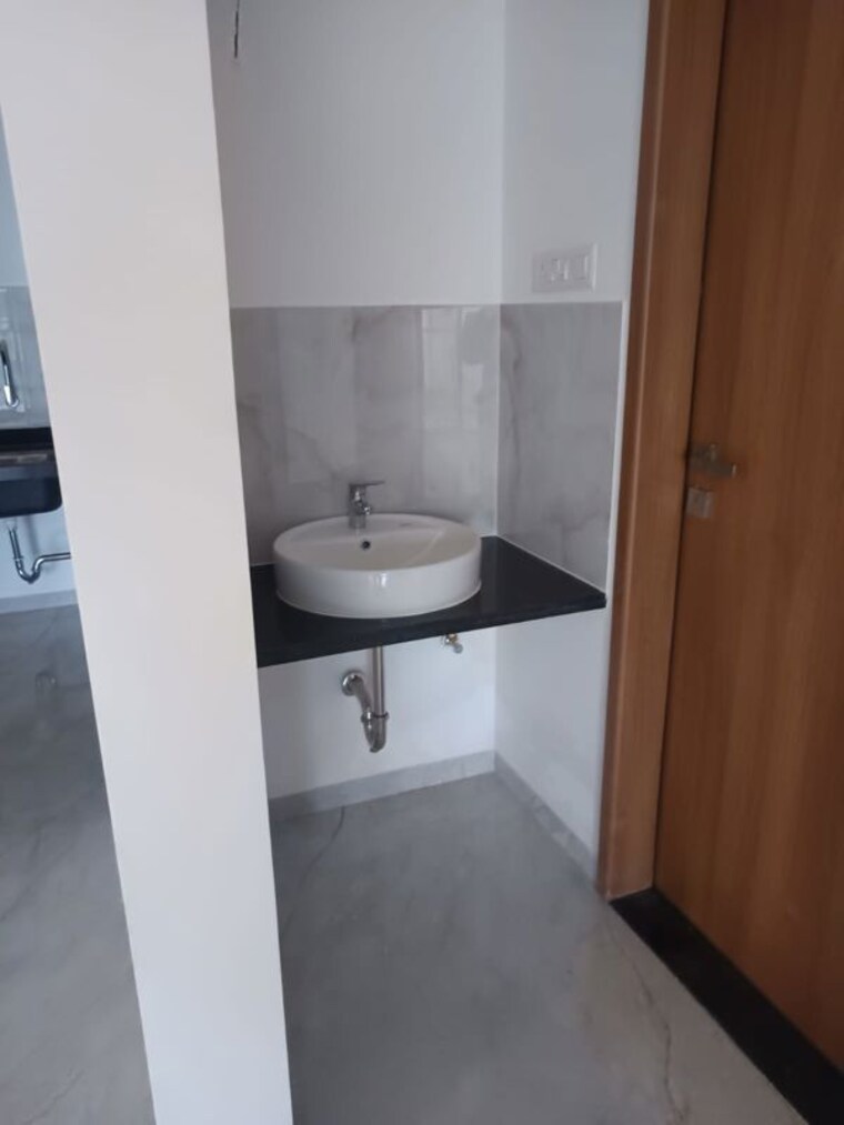 Bathroom, majestique-signature-towers 2 Bedroom 850 Sq.Ft. Apartment In Balewadi Pune 10609387