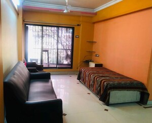 Living Room in 2 BHK Apartment at Chembur – for Rent