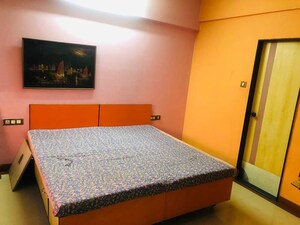 Bedroom in 2 BHK Apartment at Chembur – for Rent