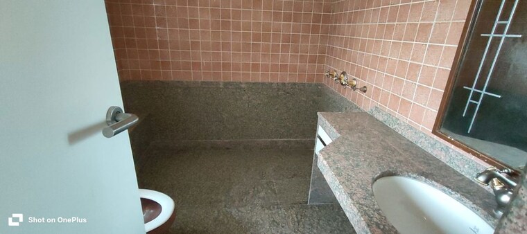 Bathroom, kumar-city 4 Bedroom 4800 Sq.Ft. Villa In Kalyani Nagar Pune 10609418