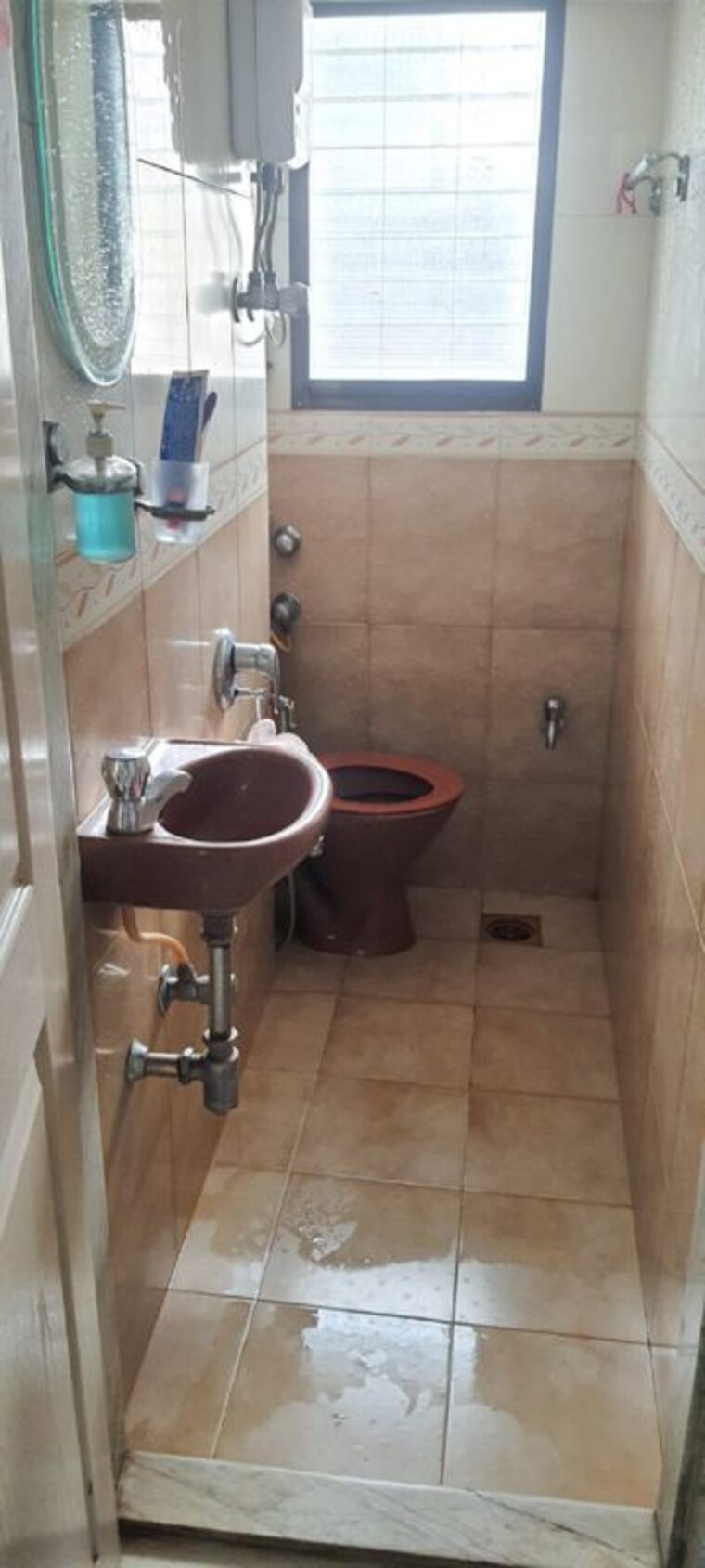 Bathroom, bandra west 2 Bedroom 700 Sq.Ft. Apartment In Bandra West Mumbai 10609479
