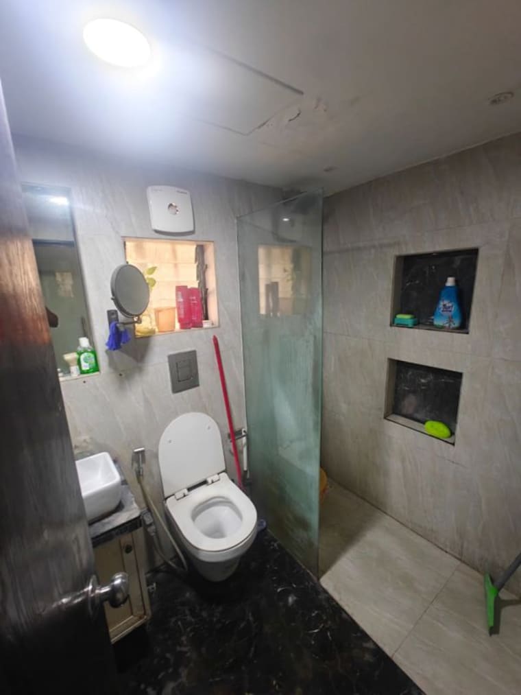 Bathroom, evershine-park 2 Bedroom 688 Sq.Ft. Apartment In Andheri West Mumbai 10609500