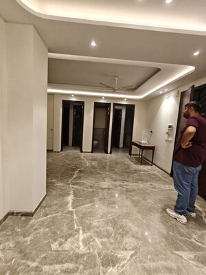 Parking in 4 BHK Builder Floor at Ansal Sushant Lok I, Sector 43 – for Rent