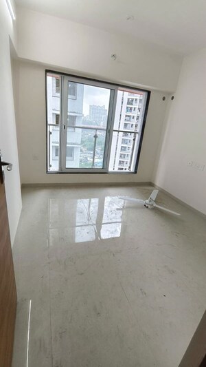 Room in 3 BHK Apartment at Je and Vee Madhuban, Malad East – for Rent