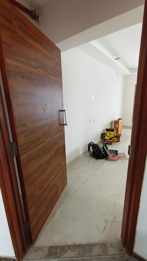Parking in 3 BHK Apartment at Je and Vee Madhuban, Malad East – for Rent