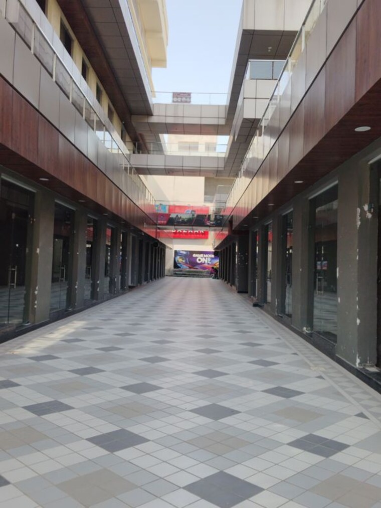  Parking, 83-avenue-oodles-sky-walk Commercial Shop 500 Sq.Ft. In Sector 83 Gurgaon 10609505