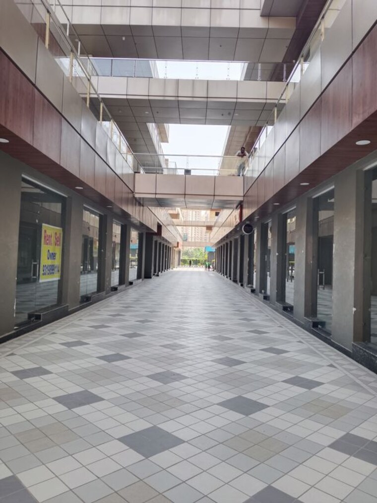  Parking, 83-avenue-oodles-sky-walk Commercial Shop 500 Sq.Ft. In Sector 83 Gurgaon 10609505