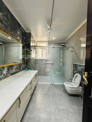 Attached Bathroom in 6+ BHK Villa at Ashok Nagar – for Rent