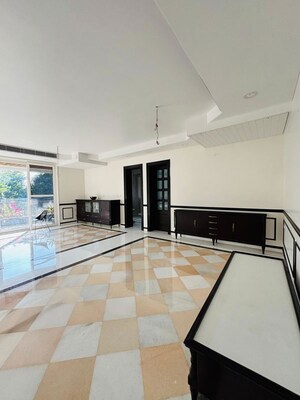 Living Room in 6+ BHK Villa at Ashok Nagar – for Rent
