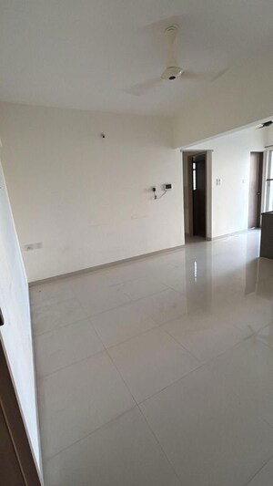 Room in 3 BHK Apartment at Kundan Presidia, Nibm Road – for Rent