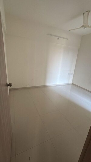 Room in 3 BHK Apartment at Kundan Presidia, Nibm Road – for Rent
