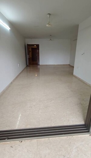Room in 2 BHK Apartment at K Raheja Vistas, Powai – for Rent