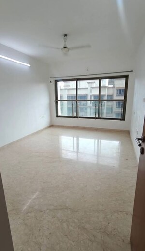 Room in 2 BHK Apartment at K Raheja Vistas, Powai – for Rent