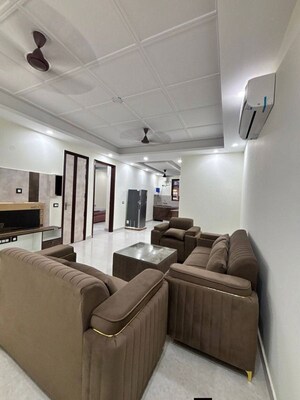 2 BHK Builder Floor For Rent in Saket