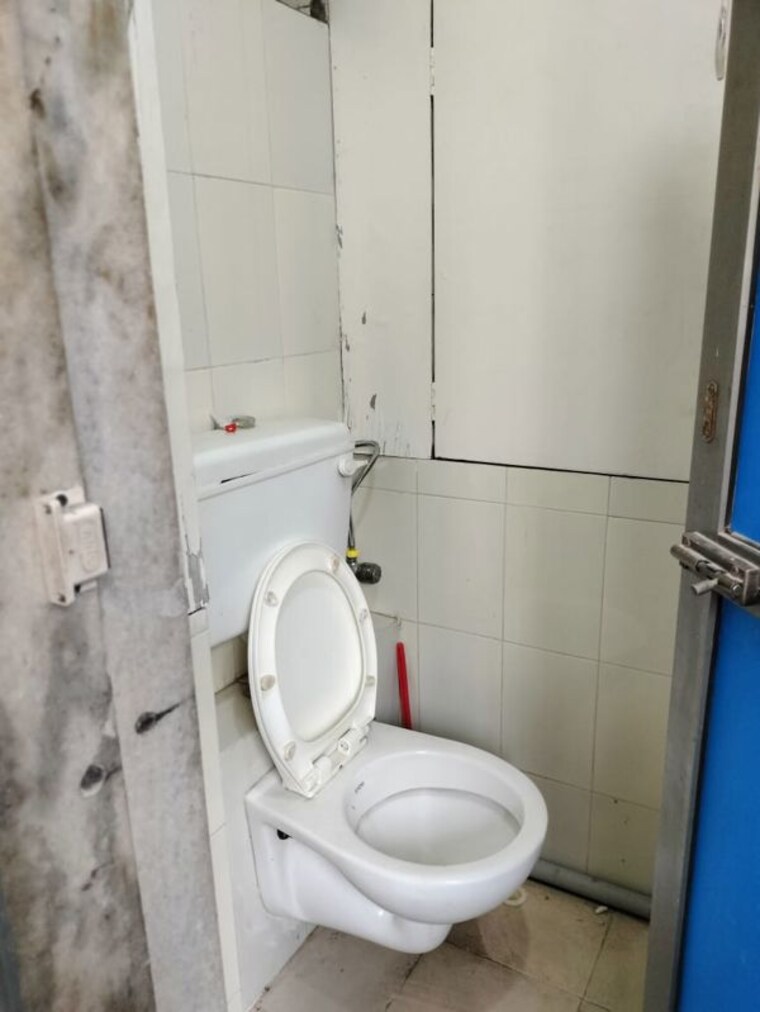 Bathroom, tushar-apartments 2 Bedroom 780 Sq.Ft. Apartment In Santacruz West Mumbai 10609616