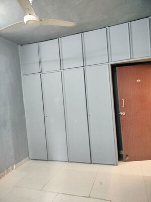 Room in 2 BHK Apartment at Tushar Apartments, Santacruz West – for Rent