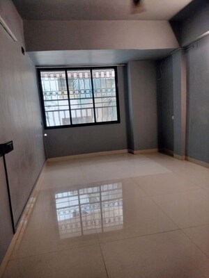 Room in 2 BHK Apartment at Tushar Apartments, Santacruz West – for Rent