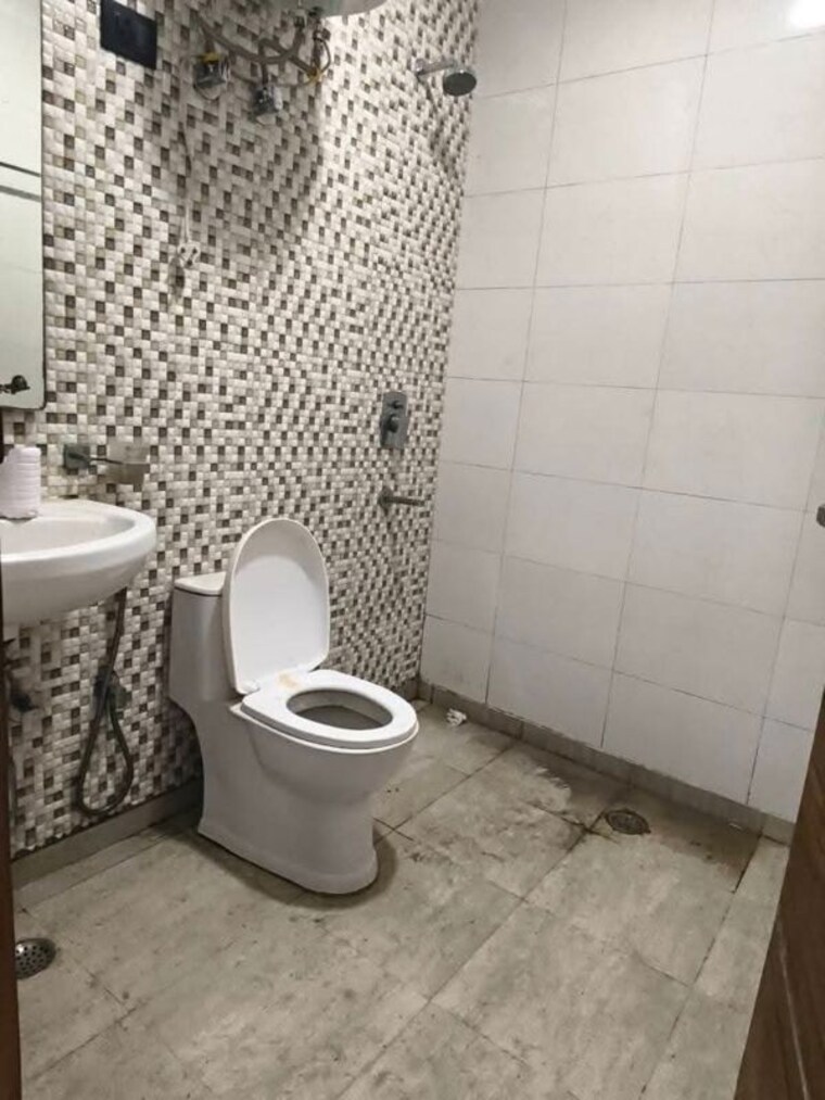 Bathroom, saket 2 Bedroom 980 Sq.Ft. Builder Floor In Saket Delhi 10609605