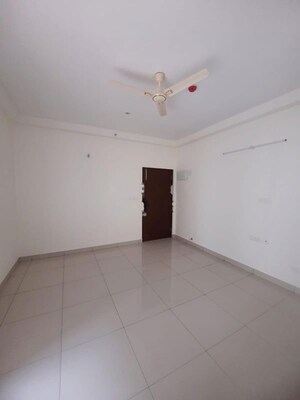 Room in 2 BHK Apartment at Prestige Finsbury Park Hyde, Bagaluru – for Rent