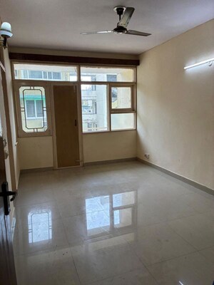 Room in 3 BHK Apartment at Ip Extension – for Rent