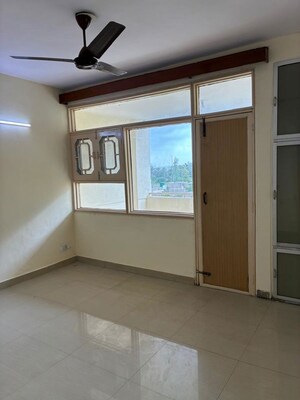 Room in 3 BHK Apartment at Ip Extension – for Rent