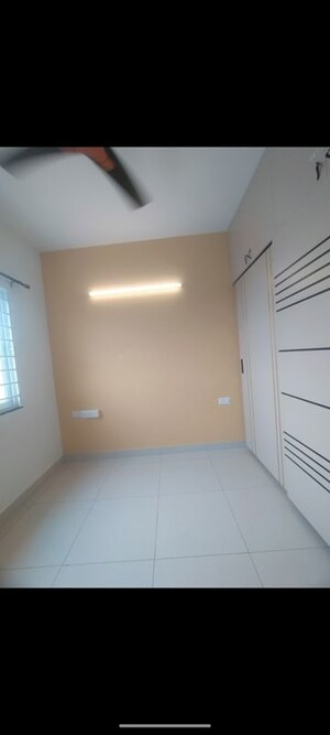 Room in 2 BHK Apartment at Prestige Finsbury Park Hyde, Bagaluru – for Rent