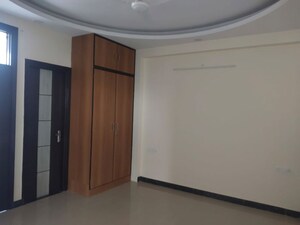 Room in 3 BHK Apartment at Vaishali Nagar – for Rent