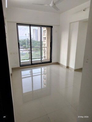 Room in 1.5 BHK Apartment at Haware Estate, Kasarvadavali – for Rent