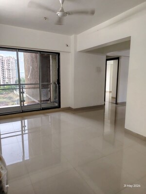 Room in 1.5 BHK Apartment at Haware Estate, Kasarvadavali – for Rent