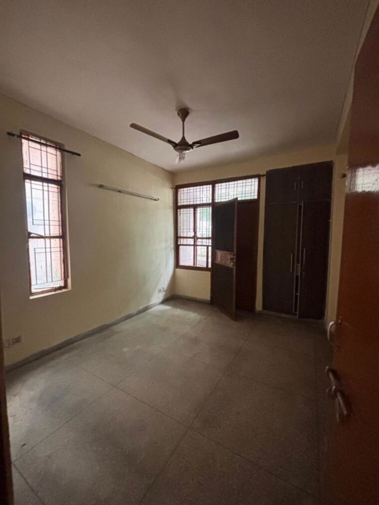 Room, sector 5 dwarka 3 Bedroom 1900 Sq.Ft. Apartment In Sector 5 Dwarka Delhi 10609653