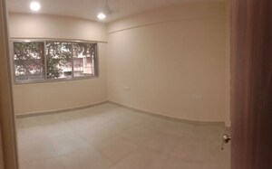 Room in  Apartment at Lokhandwala Complex – for Rent