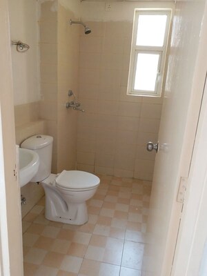 Bathroom in 4 BHK Builder Floor at Dlf Phase iv – for Sale