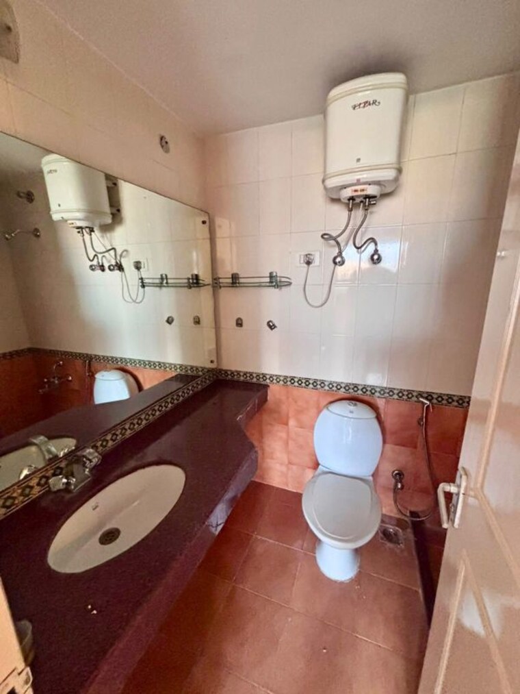 Bathroom, eros-wembley-estate 2 Bedroom 1040 Sq.Ft. Apartment In Sector 50 Gurgaon 10609664