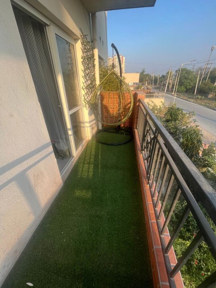 Balcony, bptp-parkland 3 Bedroom 300 Sq.Yd. Builder Floor In Sector 75 Faridabad 10609692